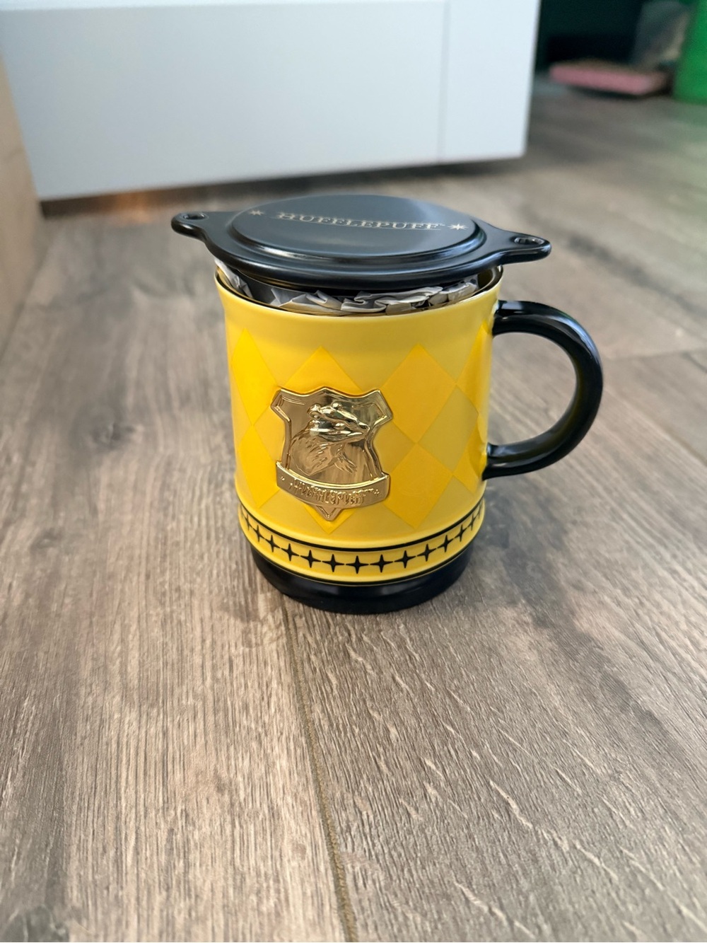 Starbucks Yellow and Black Harry PotterHufflepuff Ceramic Mug with Crest and Lid
